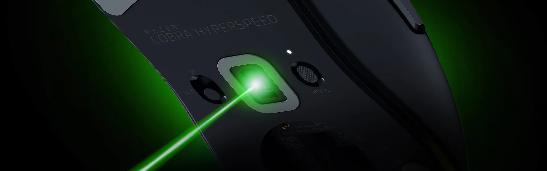 Close-up of the back of a RAZER COBRA HYPERSPEED 雷蛇眼镜蛇极速版 gaming mouse with a glowing green 传感器 and labeling.