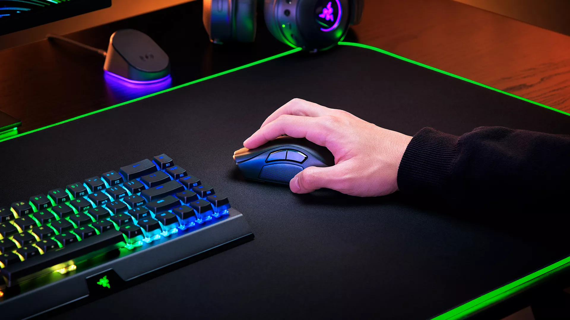 The Razer Naga V2 Pro with a 6-button magnetic side plate,