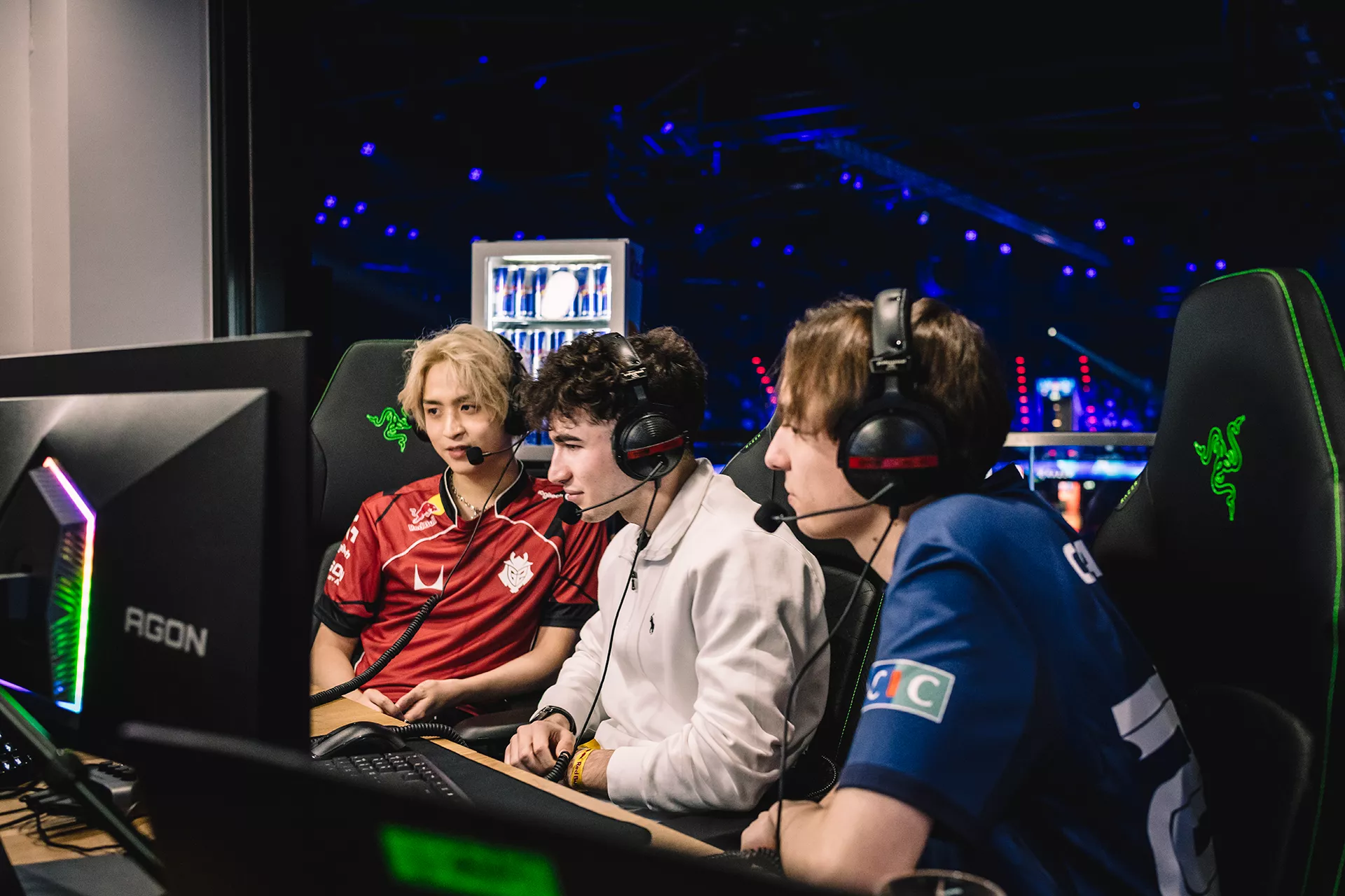 Red Bull LOIO Co-Streamers on the Razer Iskur V2 Photographer Credit: Sebestian Kraft / Red Bull