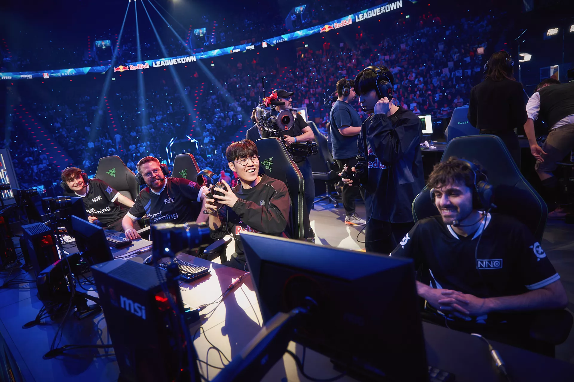 Players in Opening Draft on the Razer Iskur V2 Photographer Credit: Marius Faulhaber / Red Bull