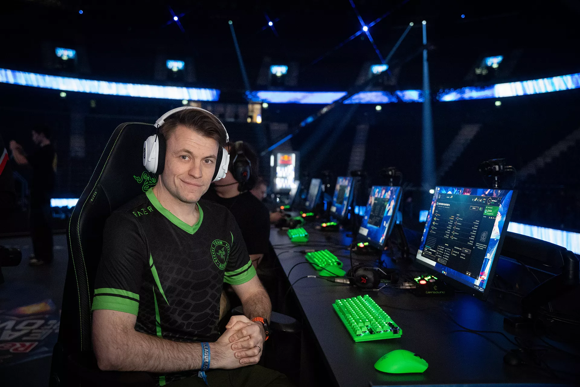 Quickshot on the Razer Iskur V2