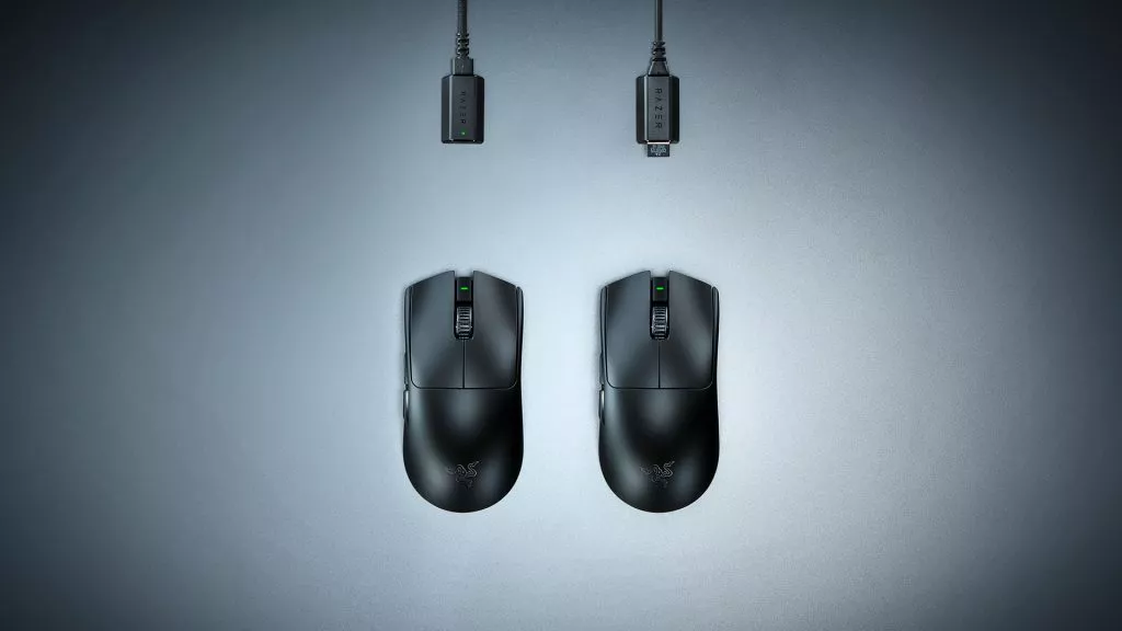 Razer Viper V3 Pro SE with the Razer HyperSpeed Wireless Dongle and the Razer HyperPolling Wireless Dongle.
