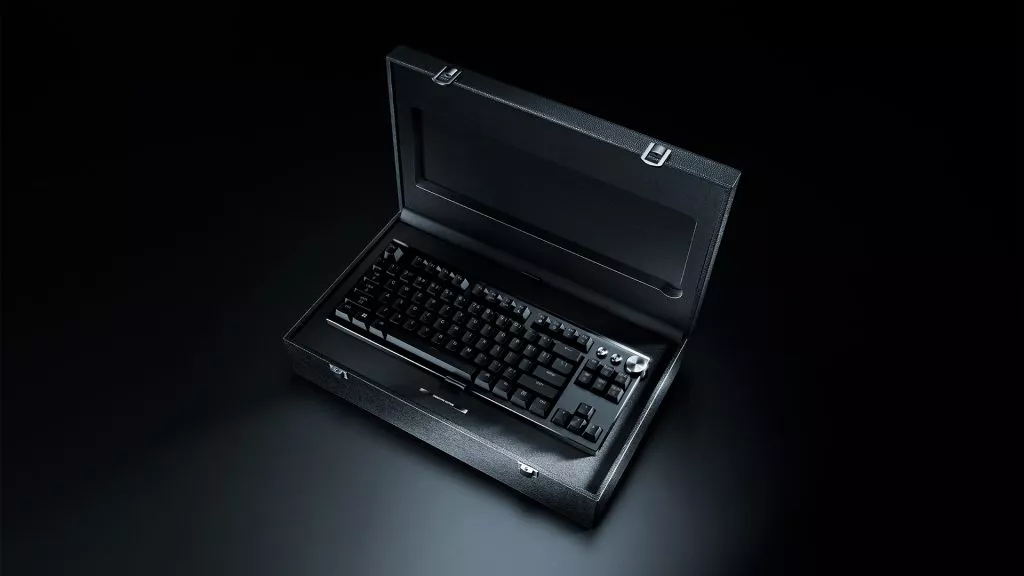 Razer Huntsman Signature Edition gaming keyboard in its premium case.