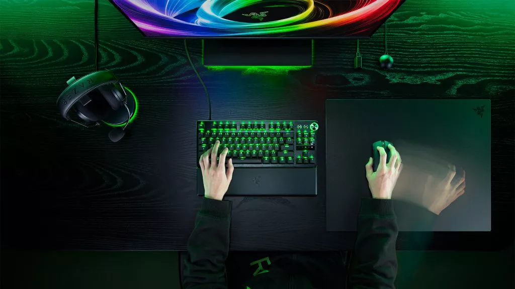 Razer Atlas Pro in action in a full Razer battlestation