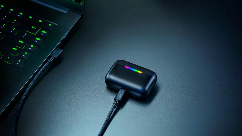 The Razer Hammerhead V3 HyperSpeed feature the brand new Razer HyperSpeed case