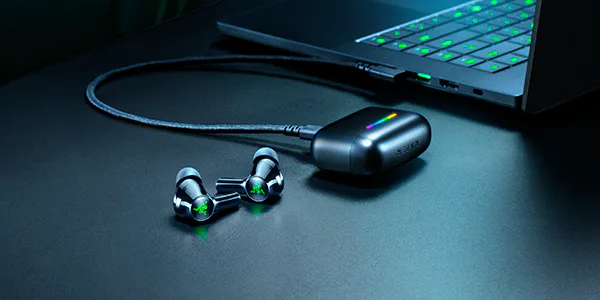 RAZER HAMMERHEAD V3 HYPERSPEED - side view
