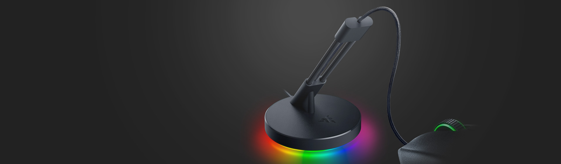 https://assets2.razerzone.com/images/pnx.assets/21d56a8bd3431592282b33515b142a1d/razer-mouse-bungee-v3-chroma-usp1-desktop.jpg