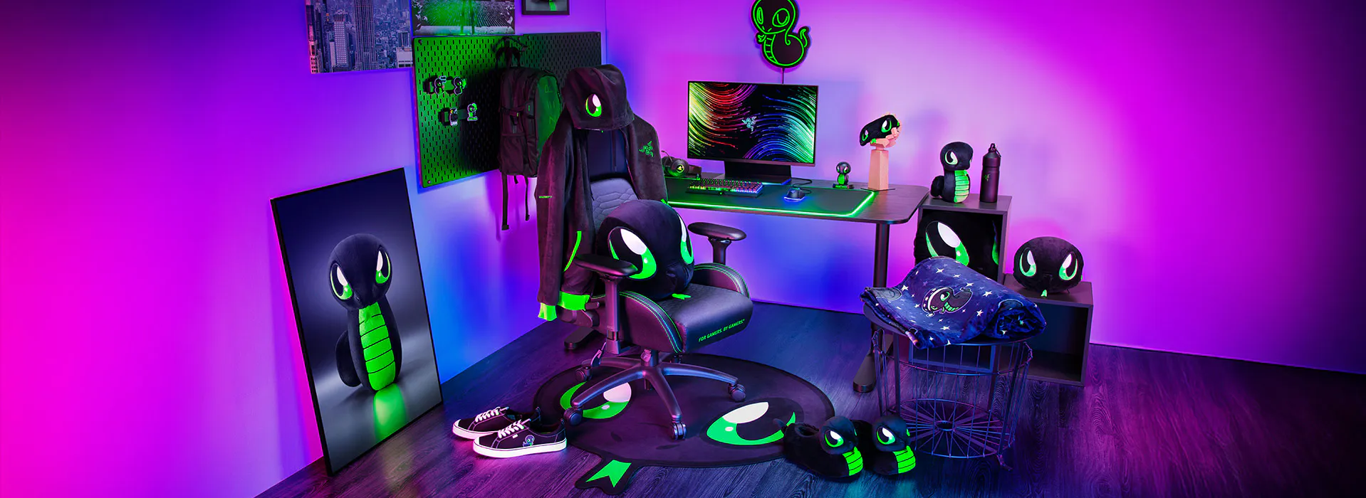 SAY HELLO TO SNEKI SNEK