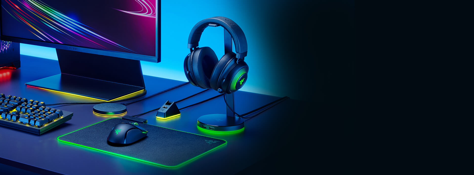 https://assets2.razerzone.com/images/pnx.assets/97f3fb21d32cc99b45ae591d2d3c1026/razer-base-station-v2-chroma-integrated.jpg